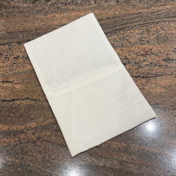 Mini Gucci Pouch - Picture 2 of 5